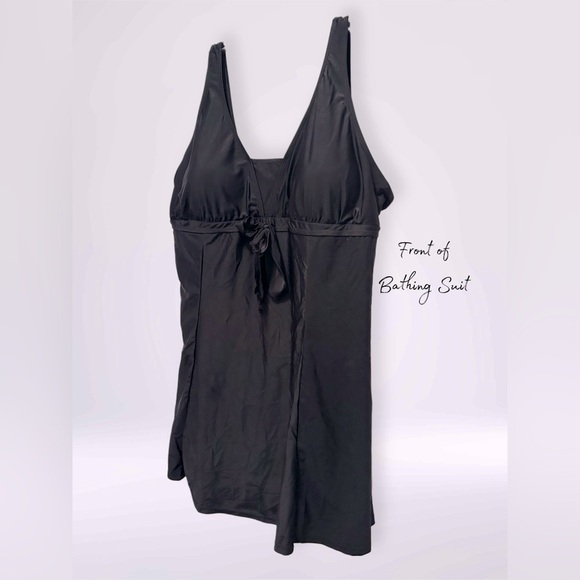 NWT Women’s Plus Size One Piece Swimsuit With Built In Shorts Black Size 26W-28W - Picture 7 of 8